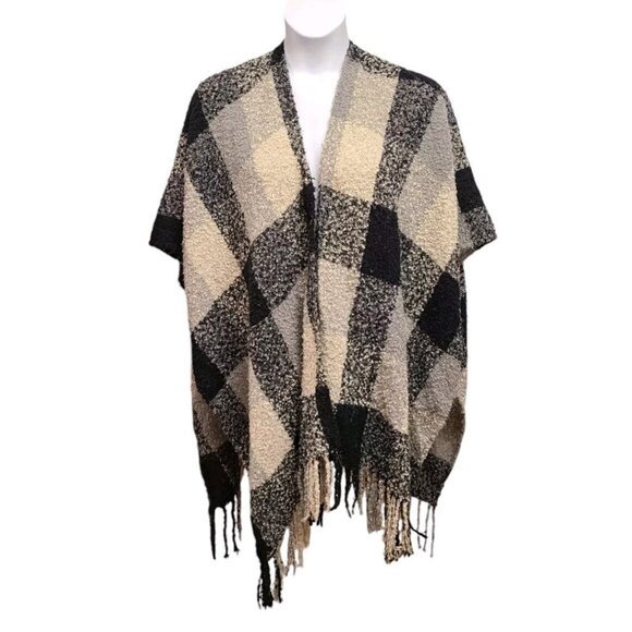 Woolrich Wrap Womens One Size Black  Gray Buffalo Check  Fringed Poncho Ruana - Picture 1 of 5